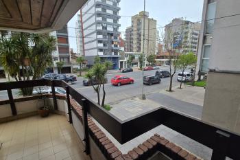 En venta. Departamento Tres ambientes a la calle - Mar del Plata